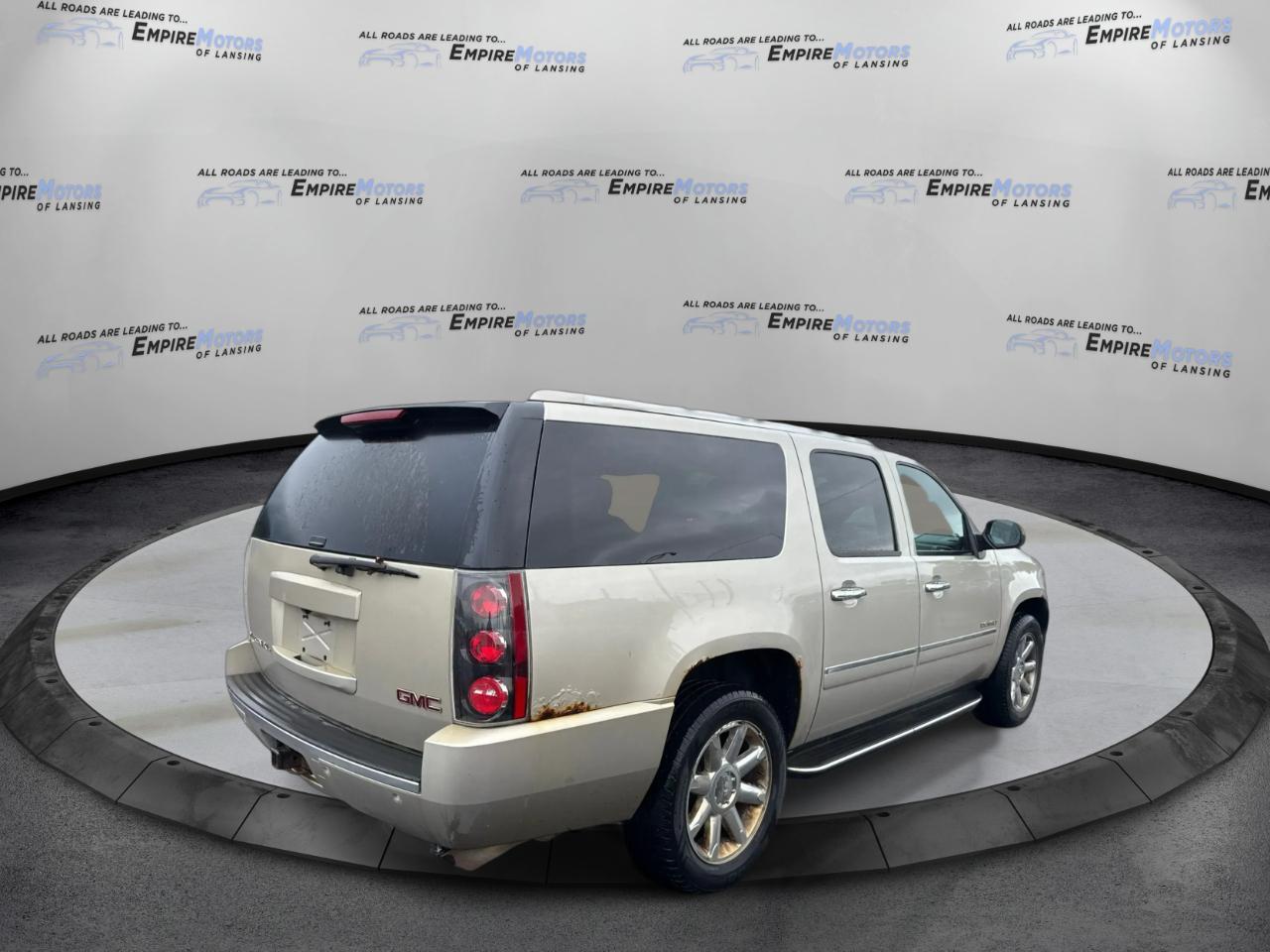GMC Yukon Denali XL 4WD 2013
