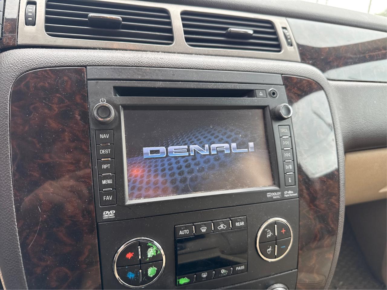 GMC Yukon Denali XL 4WD 2013