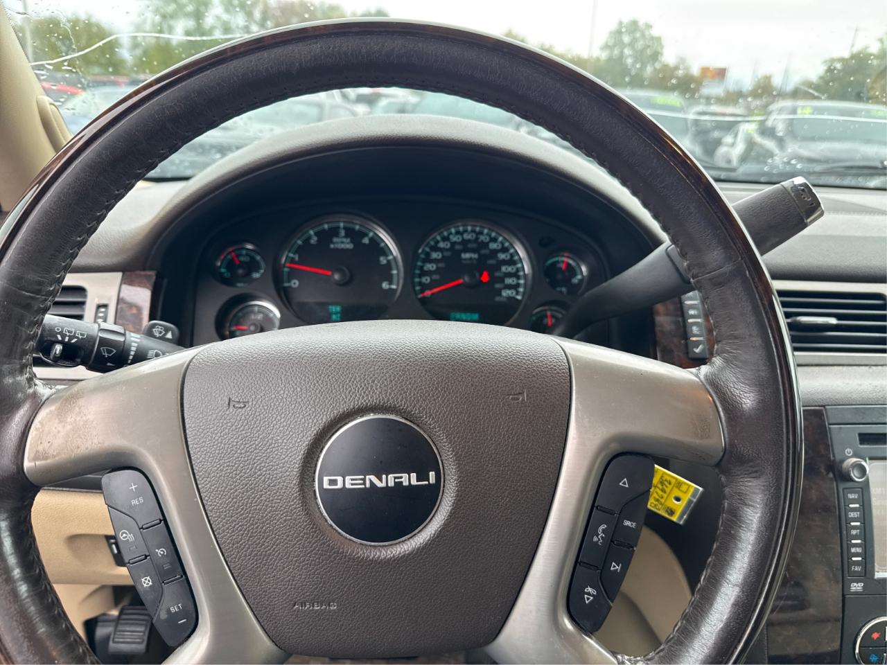 GMC Yukon Denali XL 4WD 2013