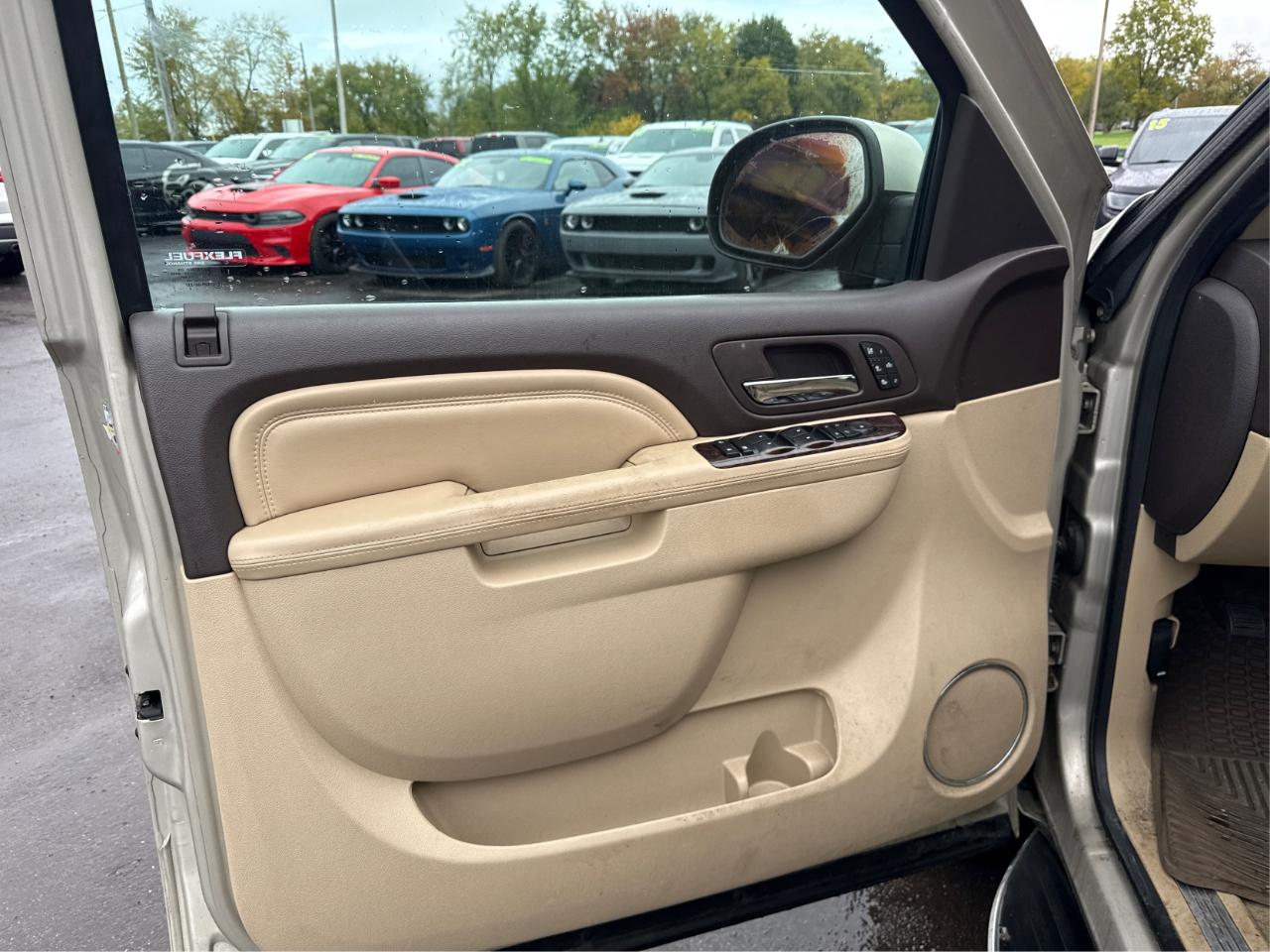 GMC Yukon Denali XL 4WD 2013
