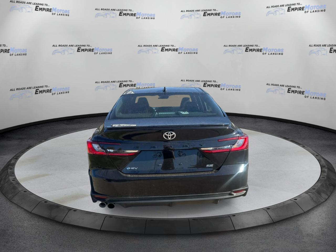 Toyota Camry Hybrid XLE 2025