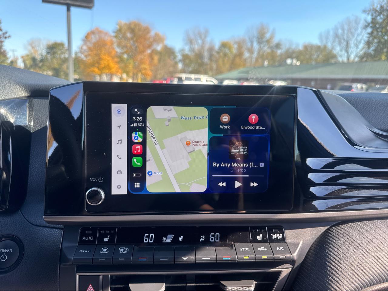 Toyota Camry Hybrid XLE 2025