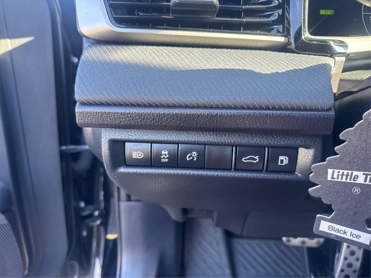 Toyota Camry Hybrid XLE 2025
