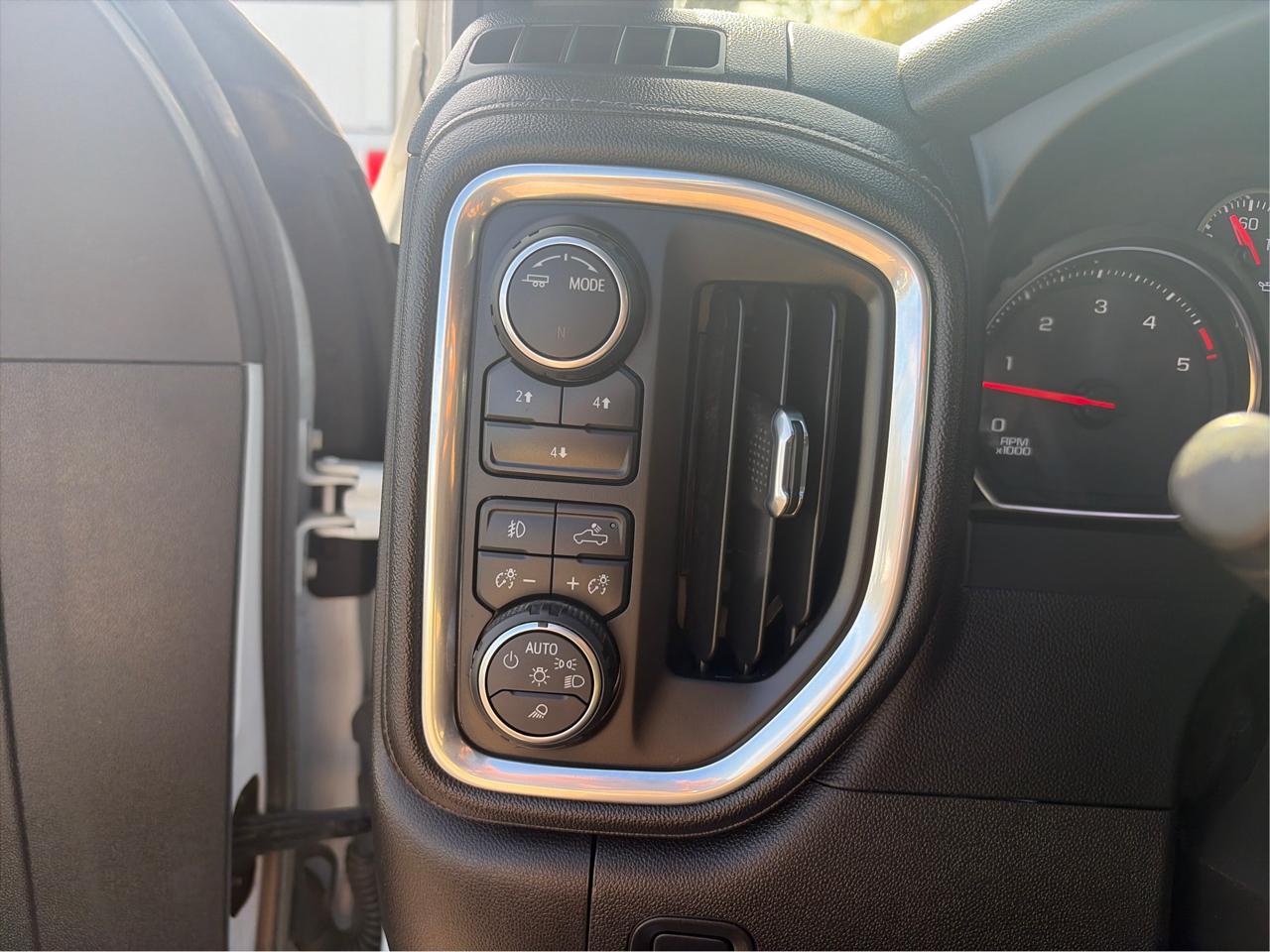 Chevrolet Silverado 2500HD LT Crew Cab Short Box 4WD 2023