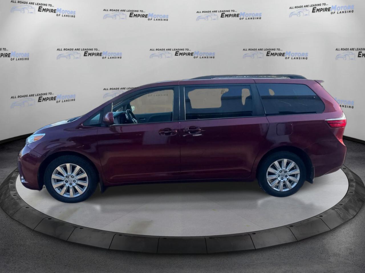 Toyota Sienna LE 7-Passenger AWD 2017