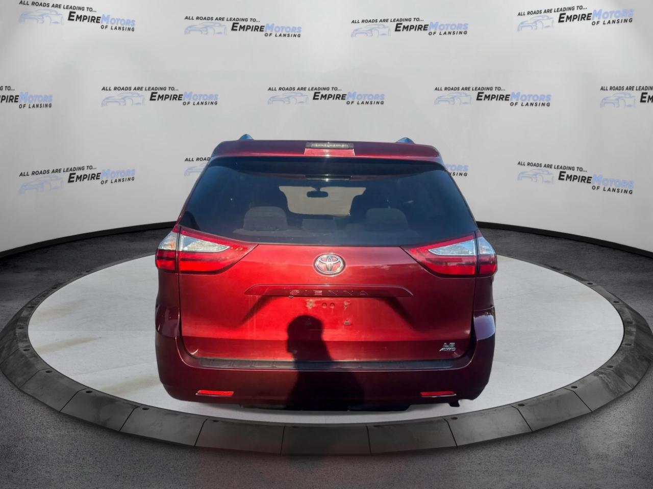 Toyota Sienna LE 7-Passenger AWD 2017