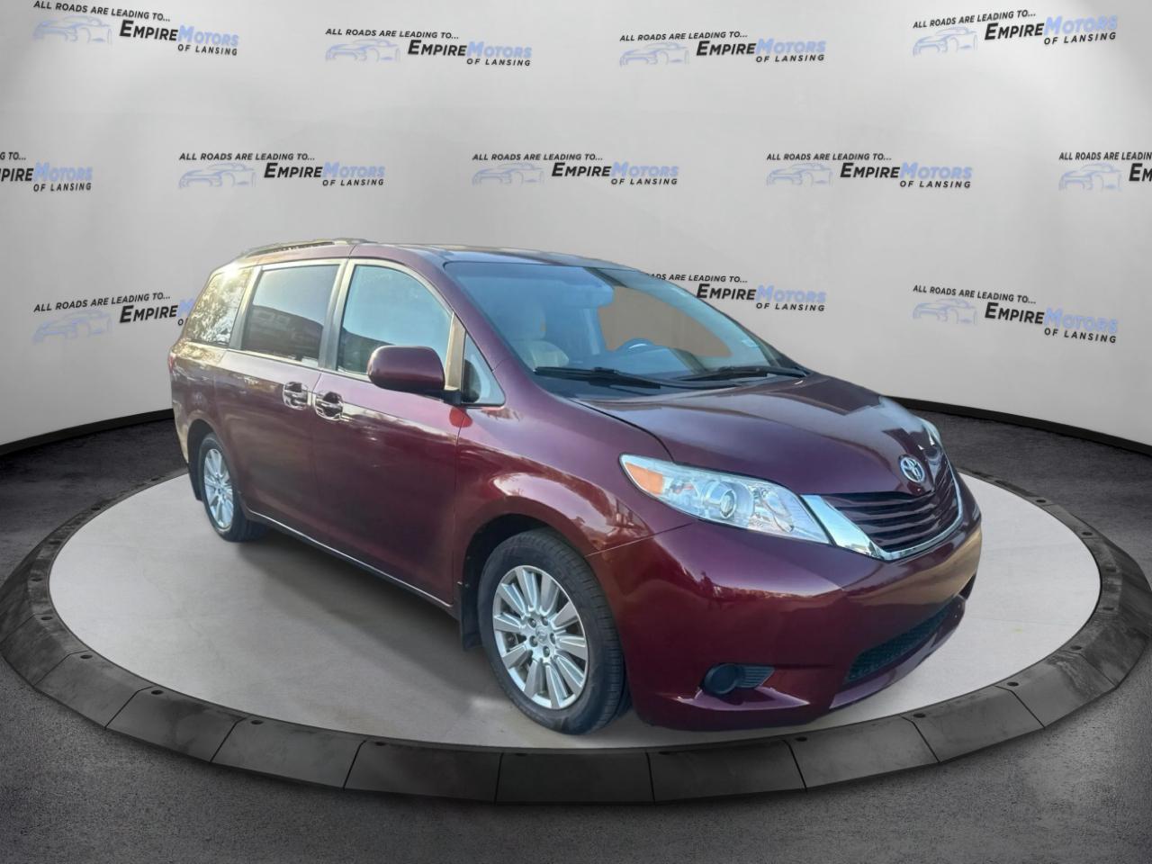 Toyota Sienna LE 7-Passenger AWD 2017