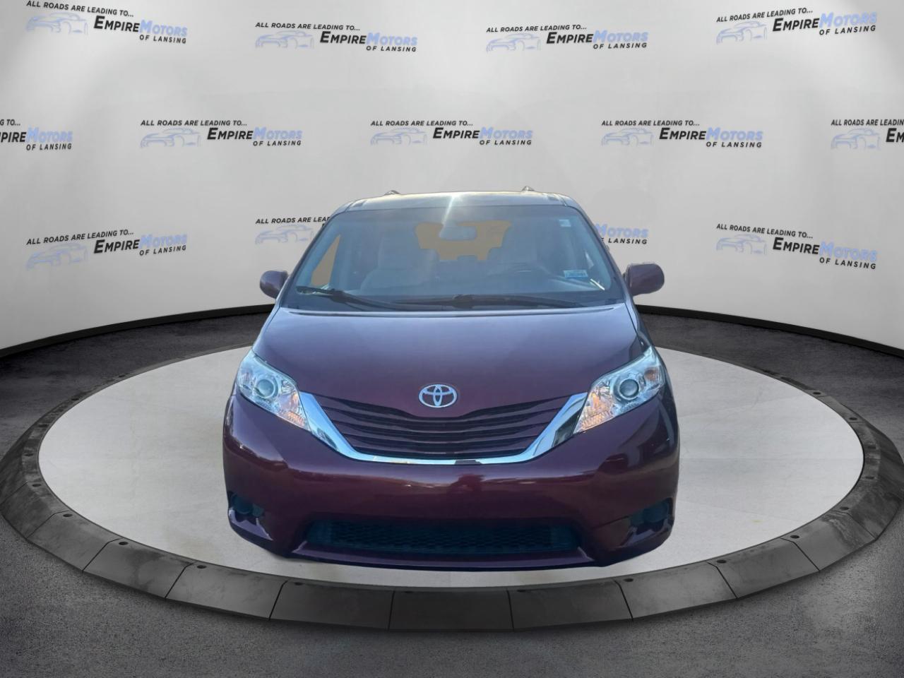 Toyota Sienna LE 7-Passenger AWD 2017