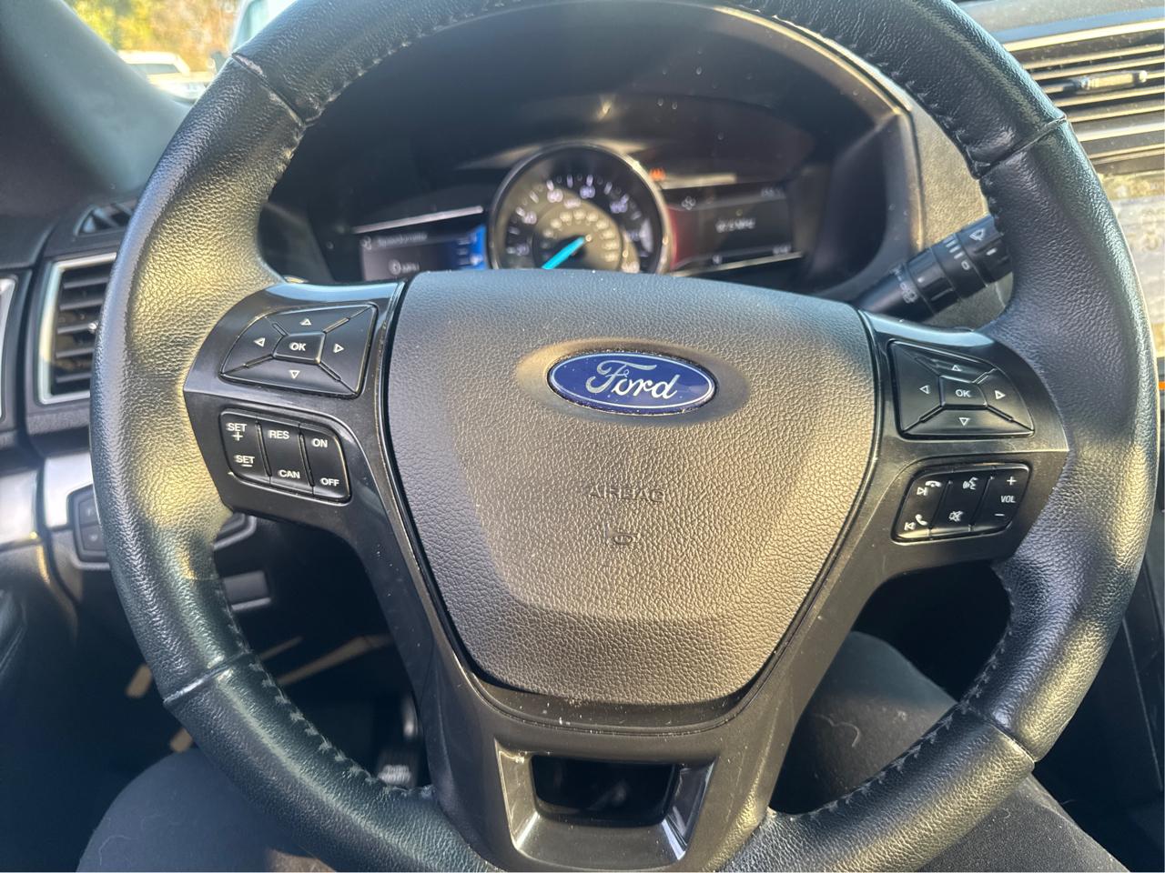 Ford Explorer 4dr XLT 4WD 2017
