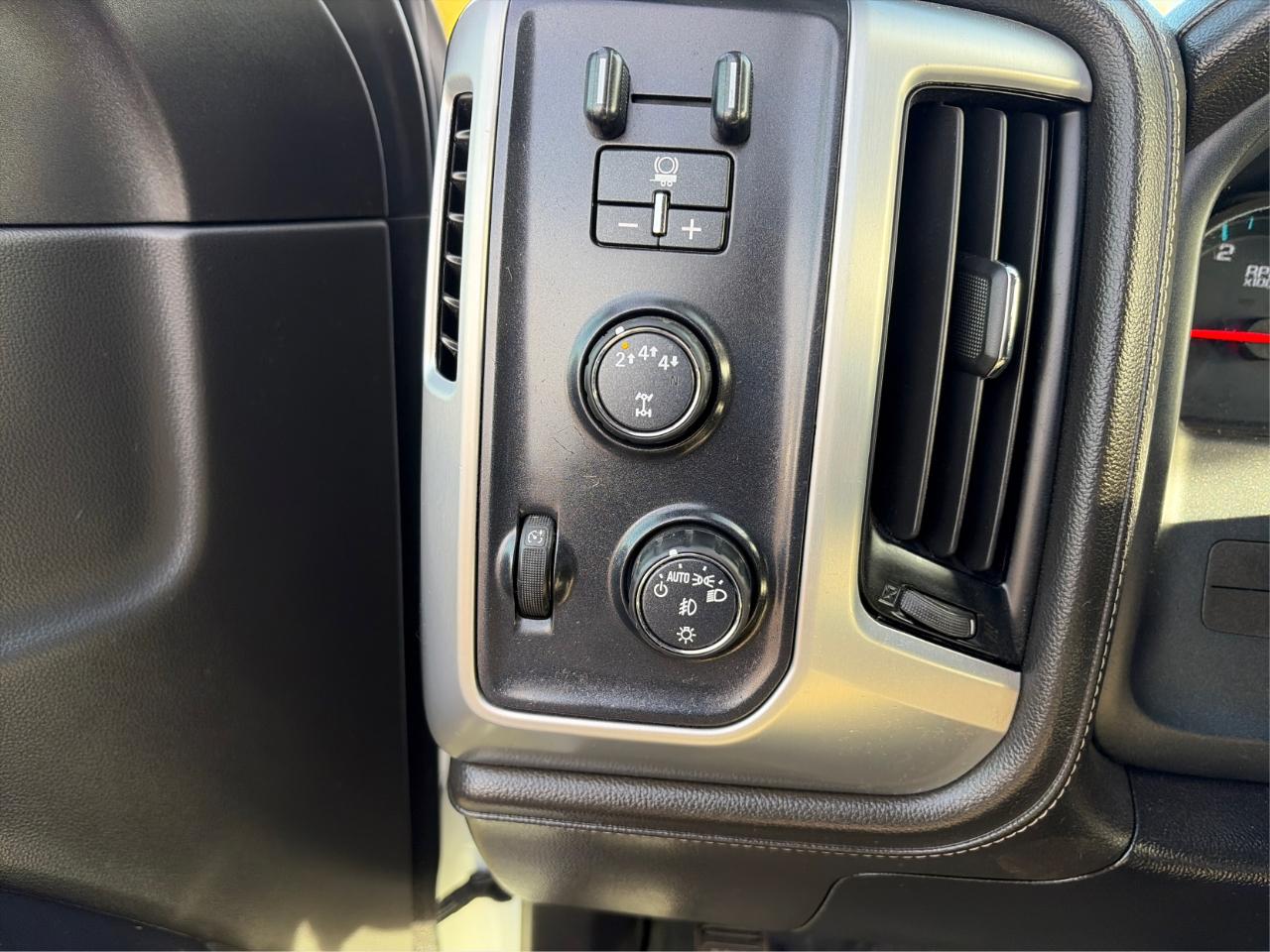 GMC Sierra 2500HD SLT Crew Cab 4WD 2019