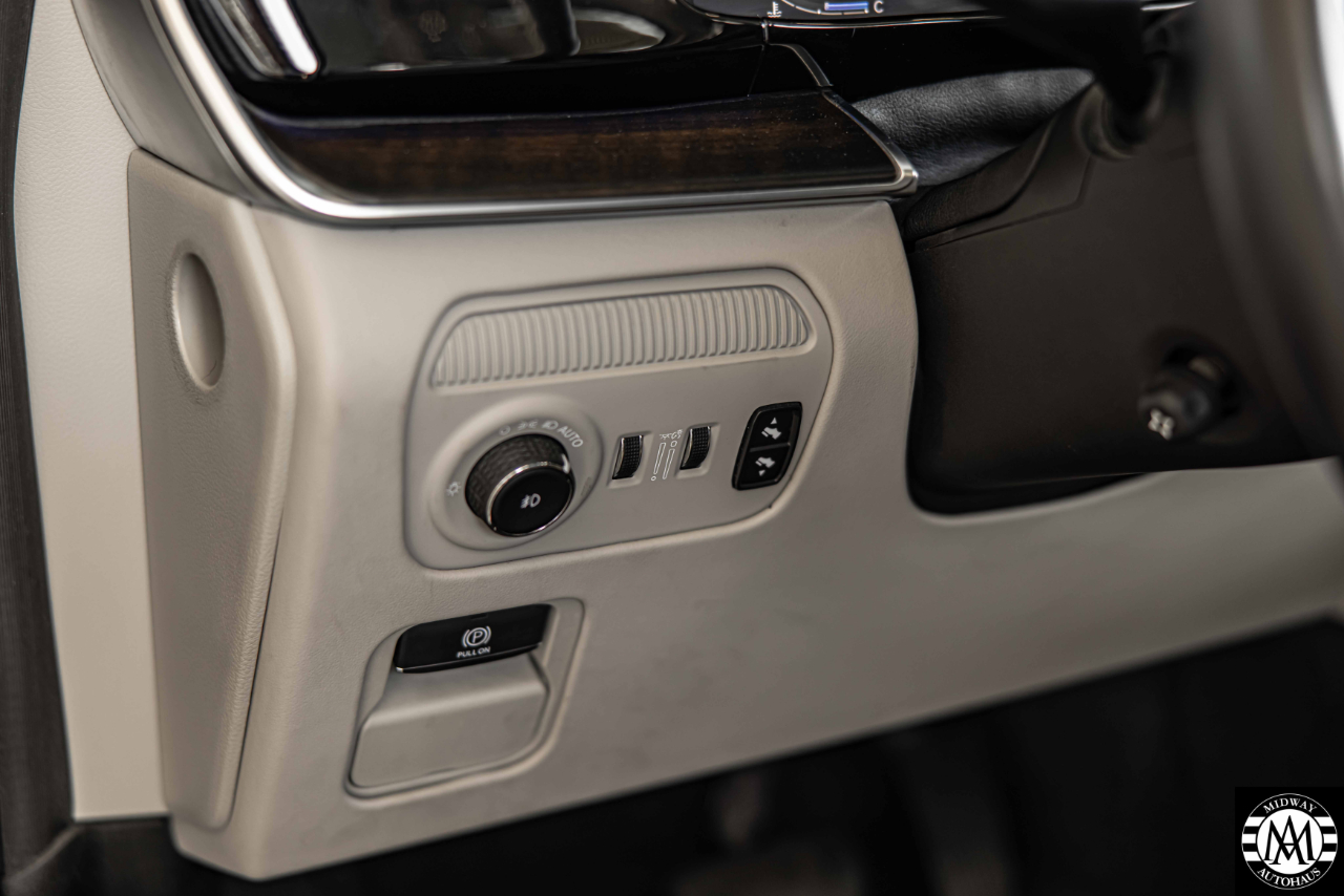 Jeep Grand Wagoneer  2022 Jeep Grand Wagoneer  2022