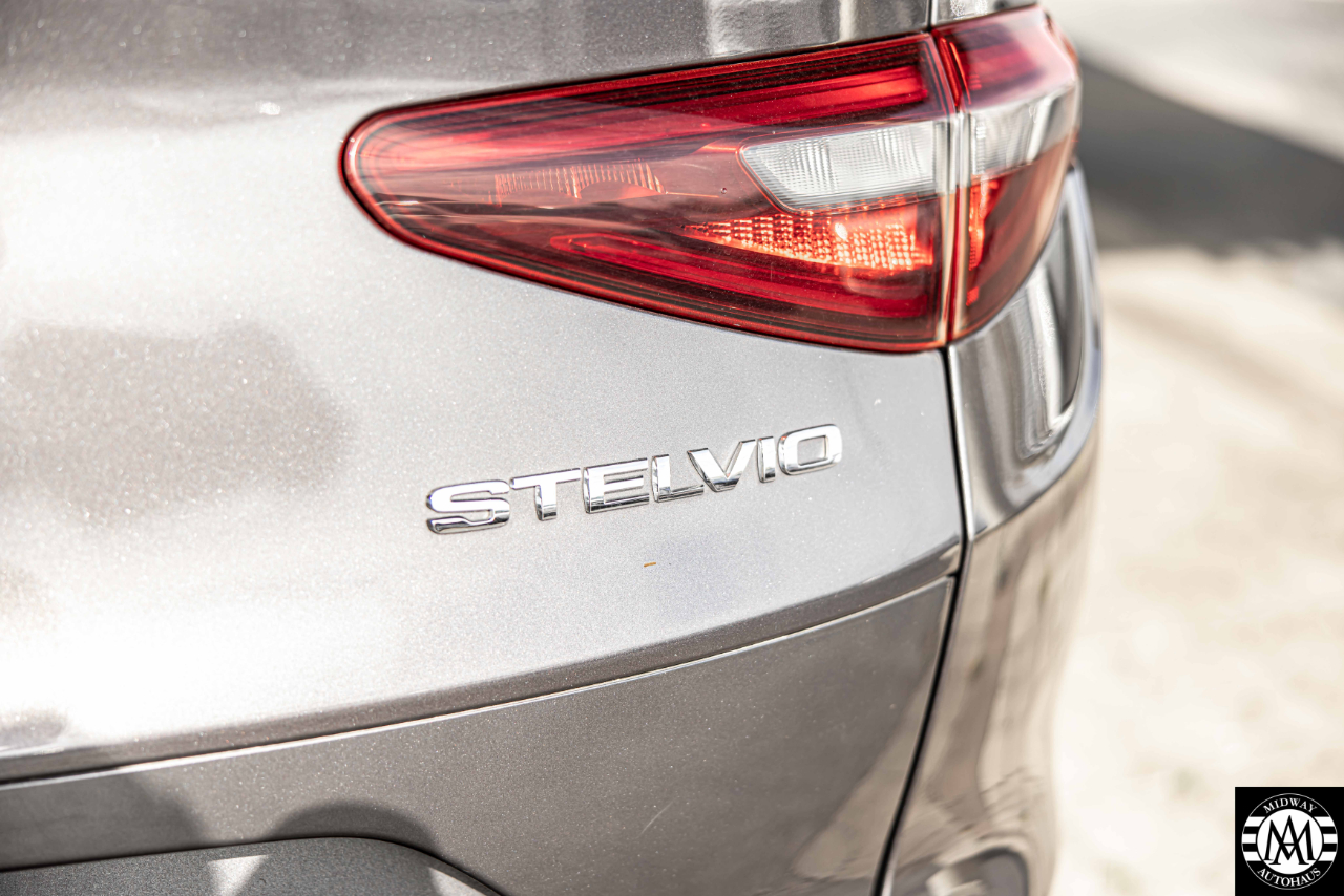 Alfa Romeo Stelvio  2018 Alfa Romeo Stelvio  2018