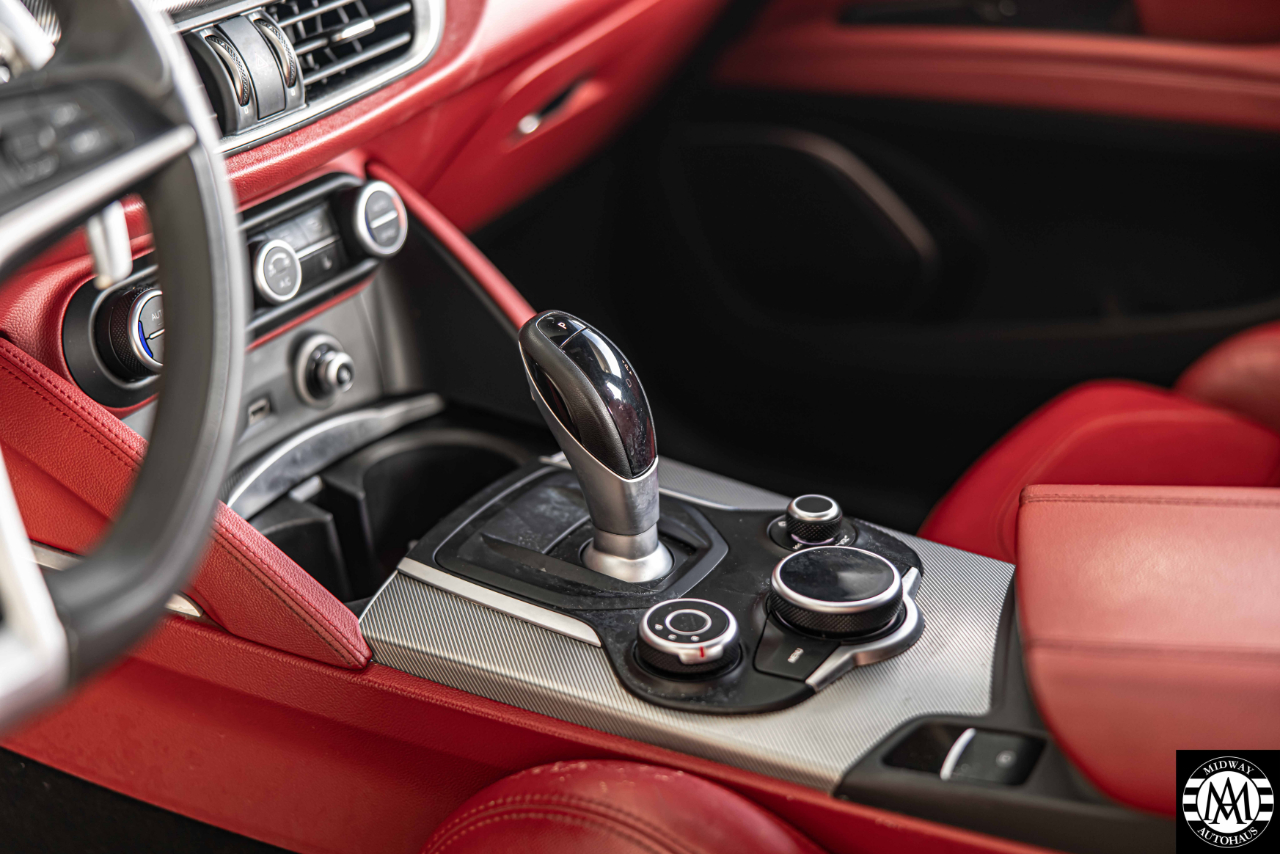 Alfa Romeo Stelvio  2018 Alfa Romeo Stelvio  2018