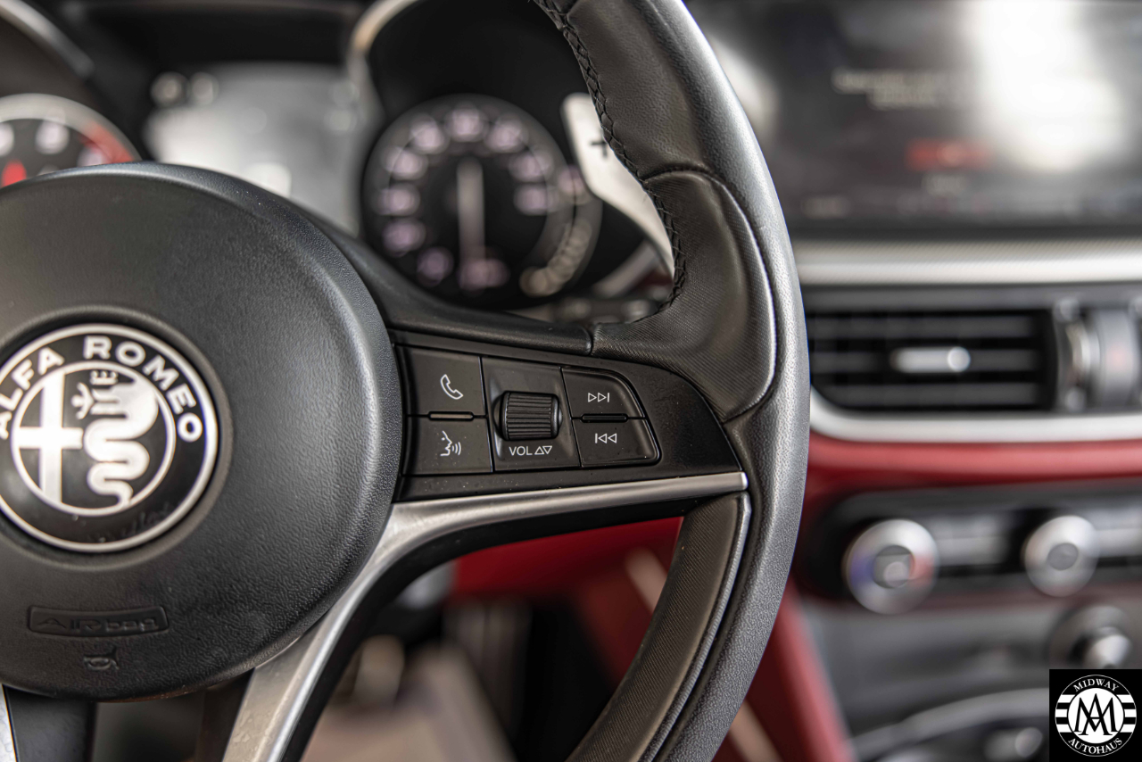 Alfa Romeo Stelvio  2018 Alfa Romeo Stelvio  2018