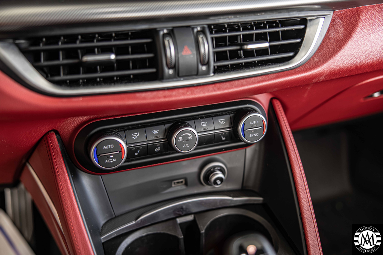 Alfa Romeo Stelvio  2018 Alfa Romeo Stelvio  2018