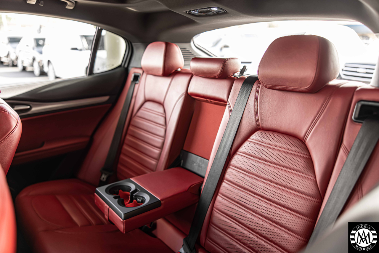 Alfa Romeo Stelvio  2018 Alfa Romeo Stelvio  2018