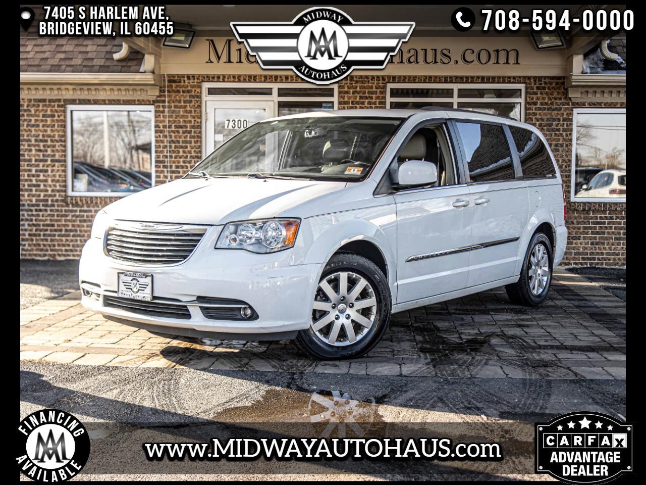 2015 Chrysler Town & Country Touring's photo