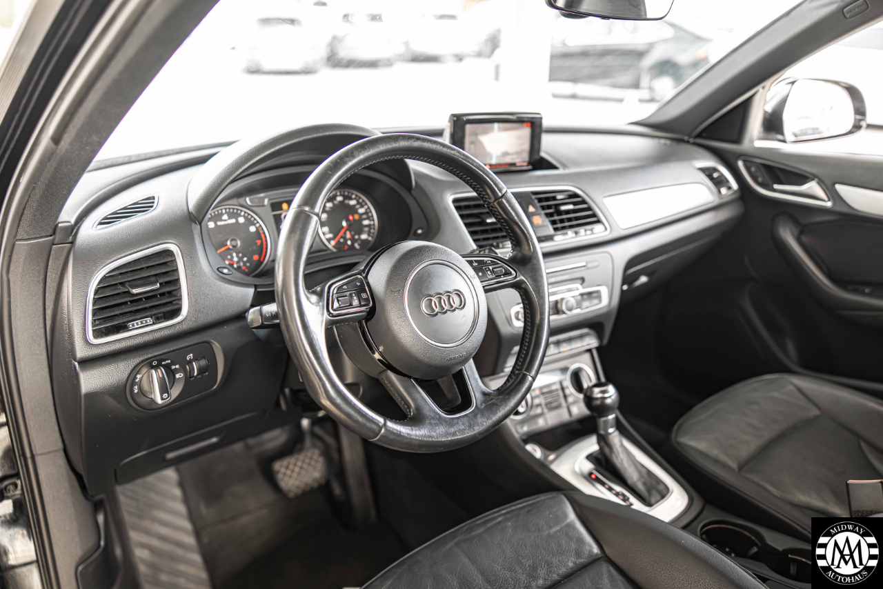 Audi Q3  2016 Audi Q3  2016
