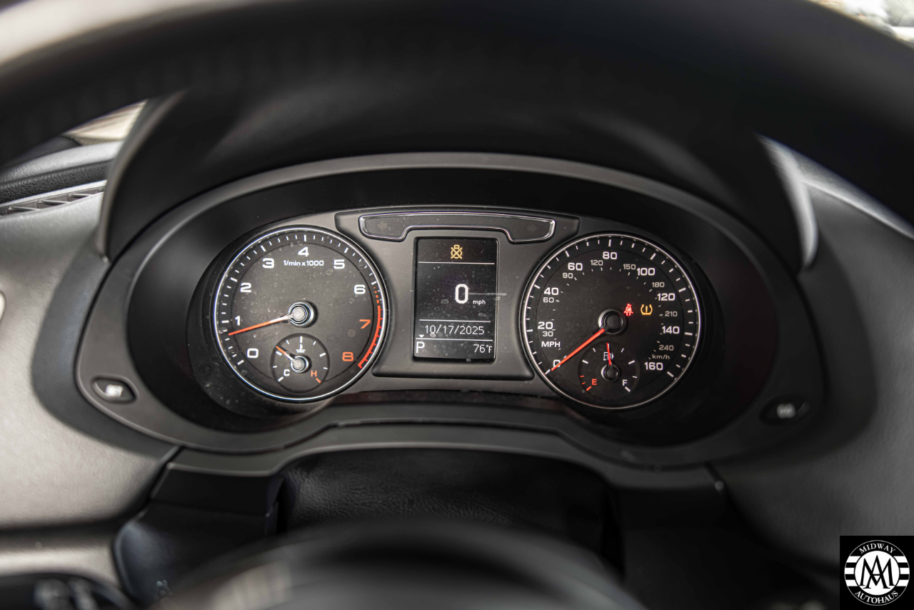 Audi Q3  2016 Audi Q3  2016