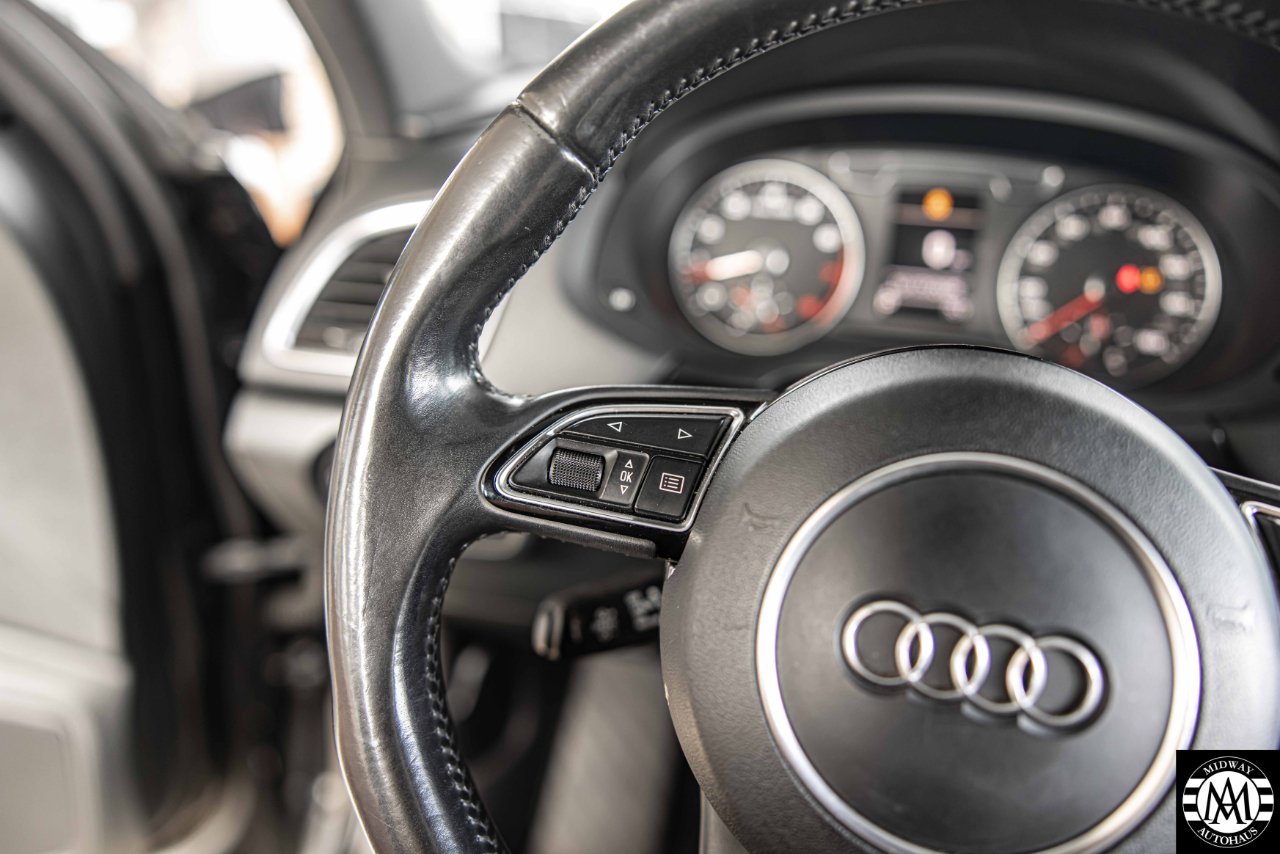 Audi Q3  2016 Audi Q3  2016