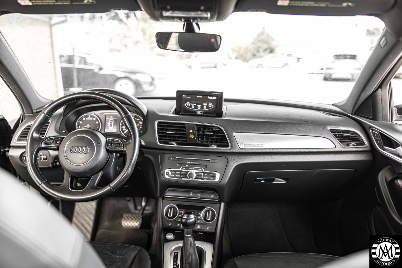 Audi Q3  2016 Audi Q3  2016
