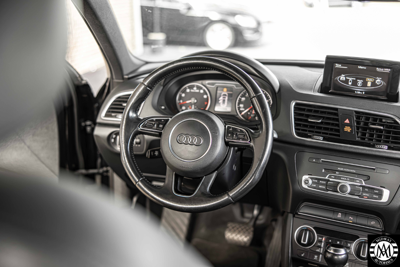 Audi Q3  2016 Audi Q3  2016