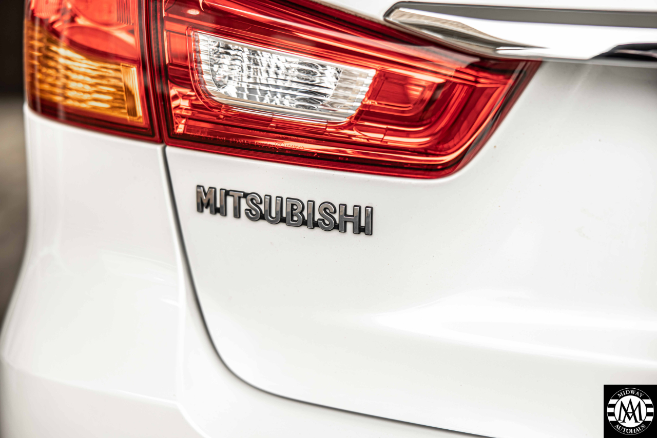 Mitsubishi Outlander Sport  2018