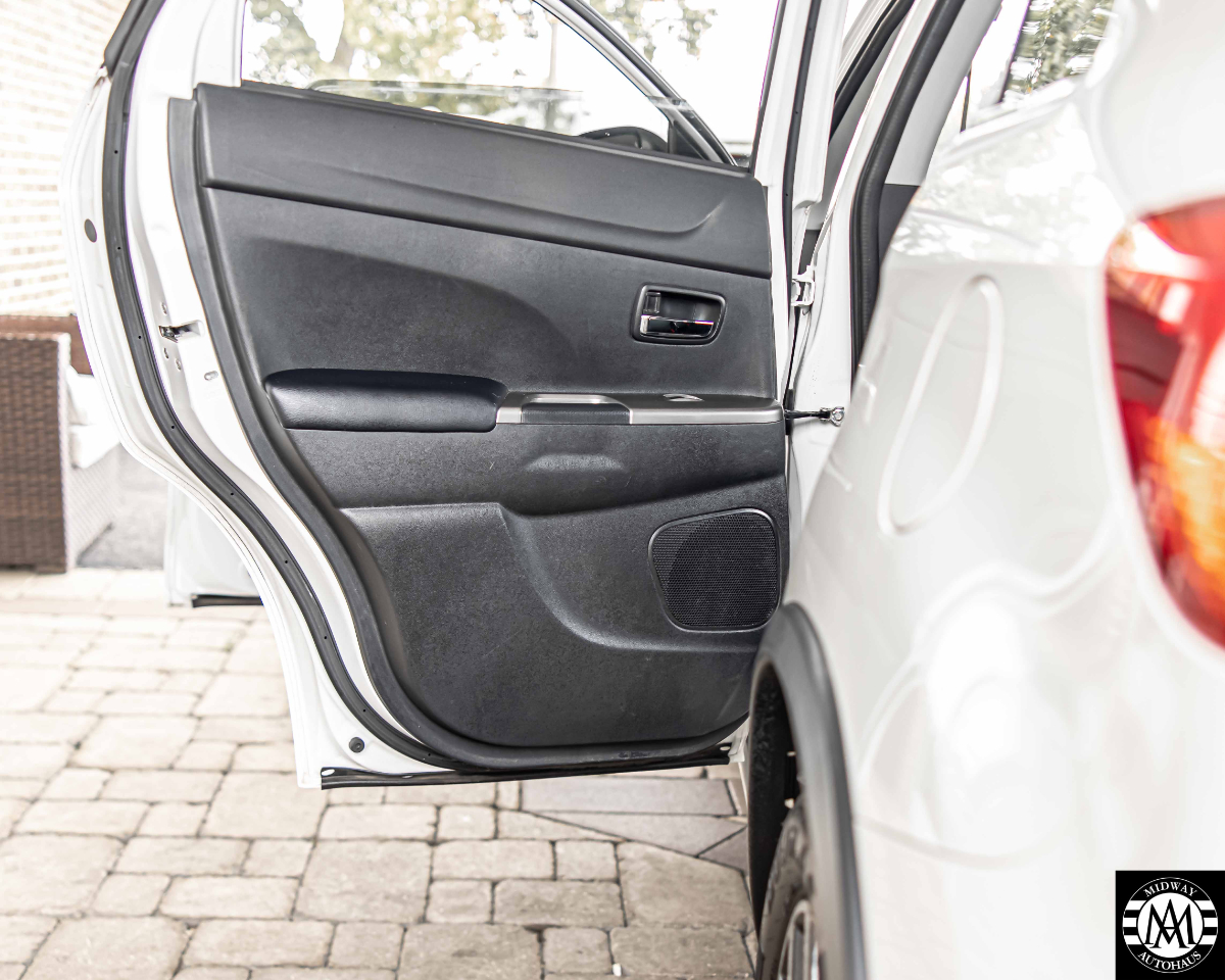 Mitsubishi Outlander Sport  2018