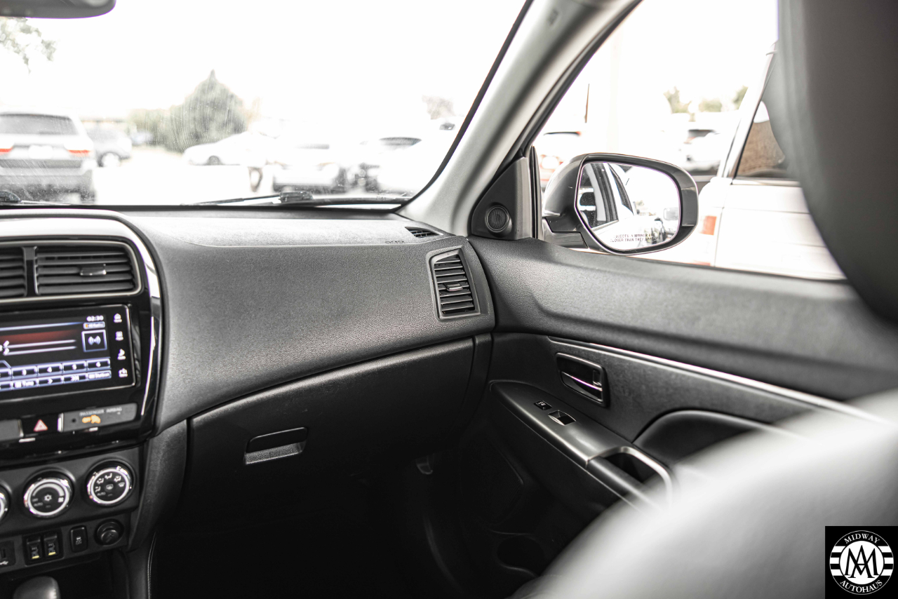 Mitsubishi Outlander Sport  2018