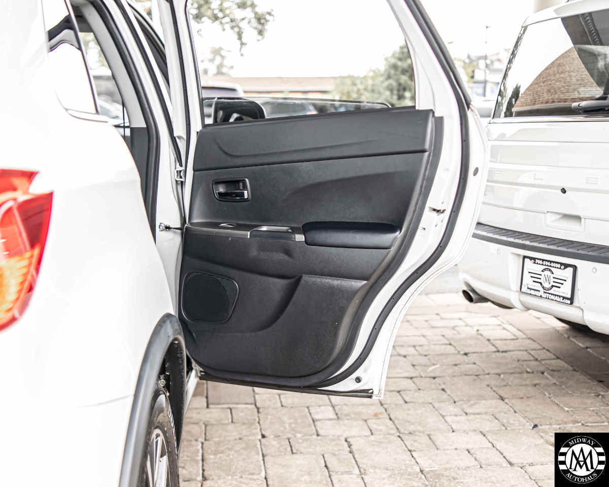 Mitsubishi Outlander Sport  2018