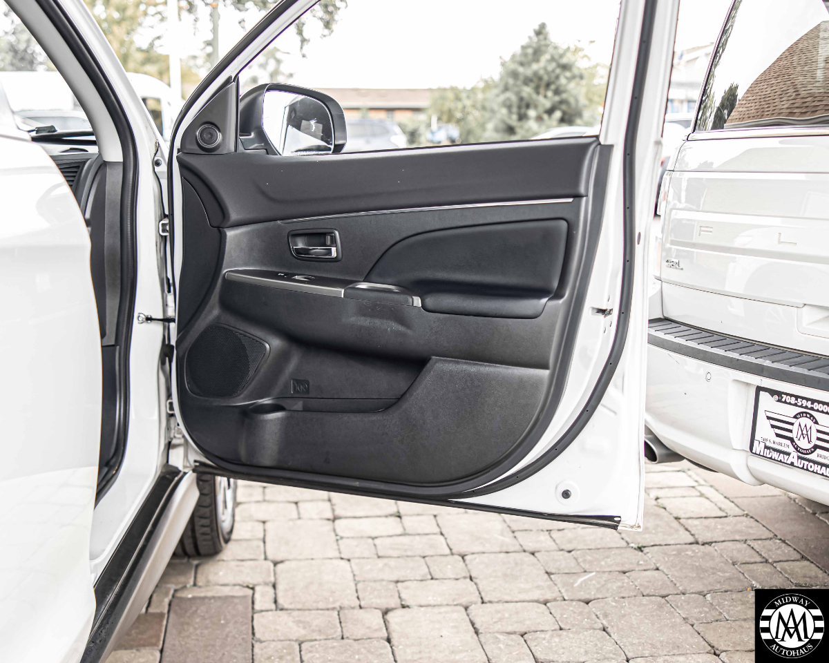 Mitsubishi Outlander Sport  2018