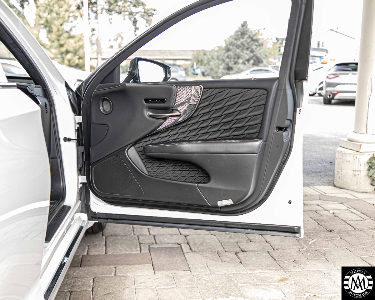 Lexus LS 500h  2020 Lexus LS 500h  2020