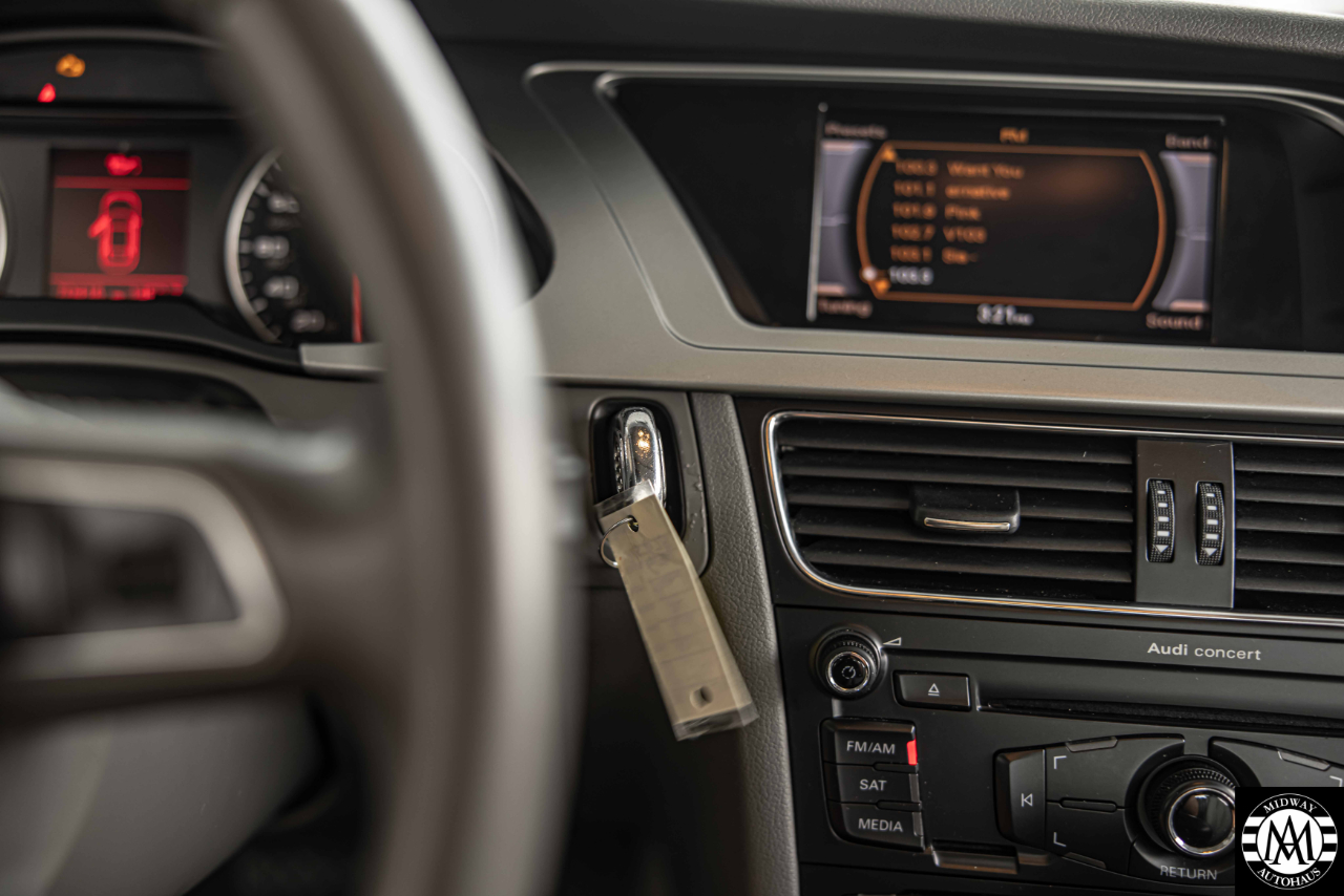 Audi A4  2011 Audi A4  2011