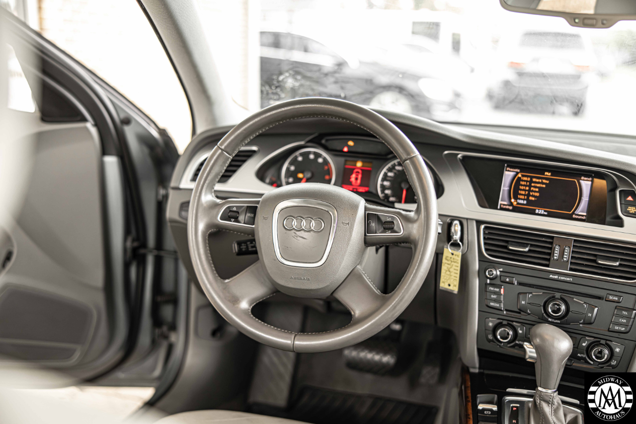 Audi A4  2011 Audi A4  2011