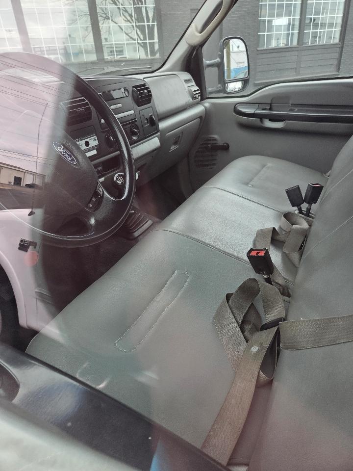 Ford F-550 Regular Cab 2WD DRW 2006