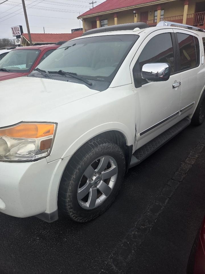 Nissan Armada SV 2WD 2014