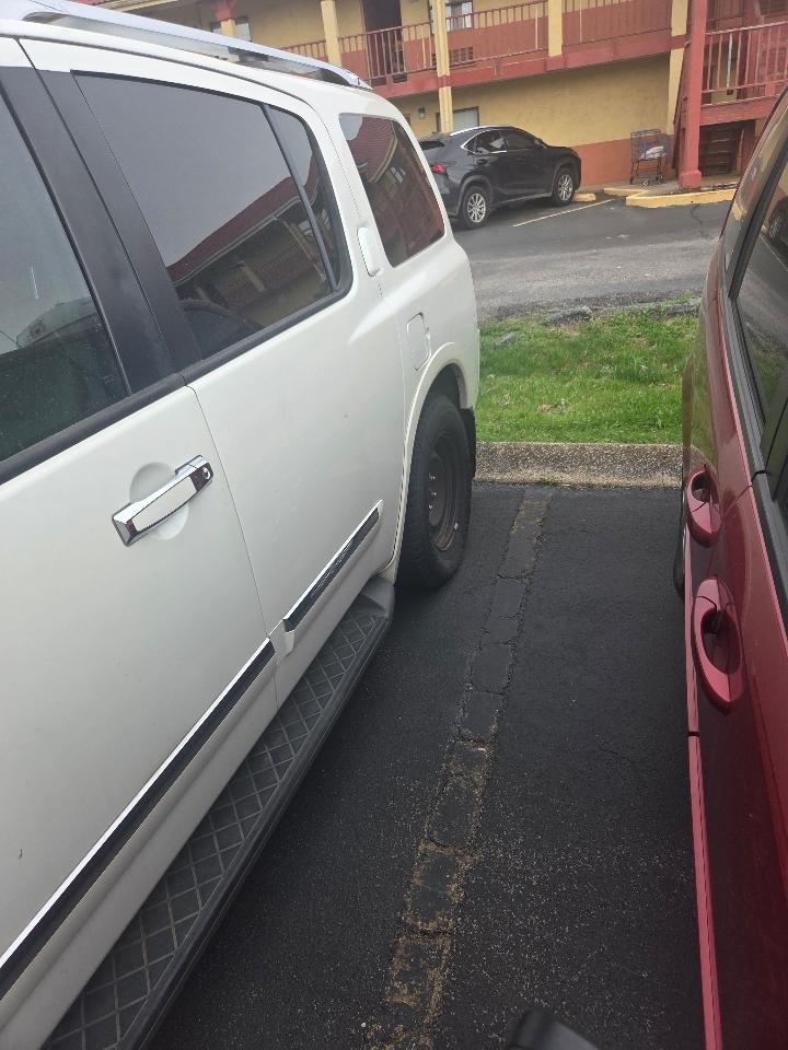 Nissan Armada SV 2WD 2014