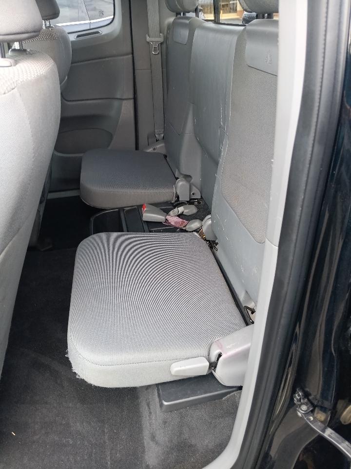 Toyota Tacoma 4WD Access Cab V6 AT (Natl) 2015