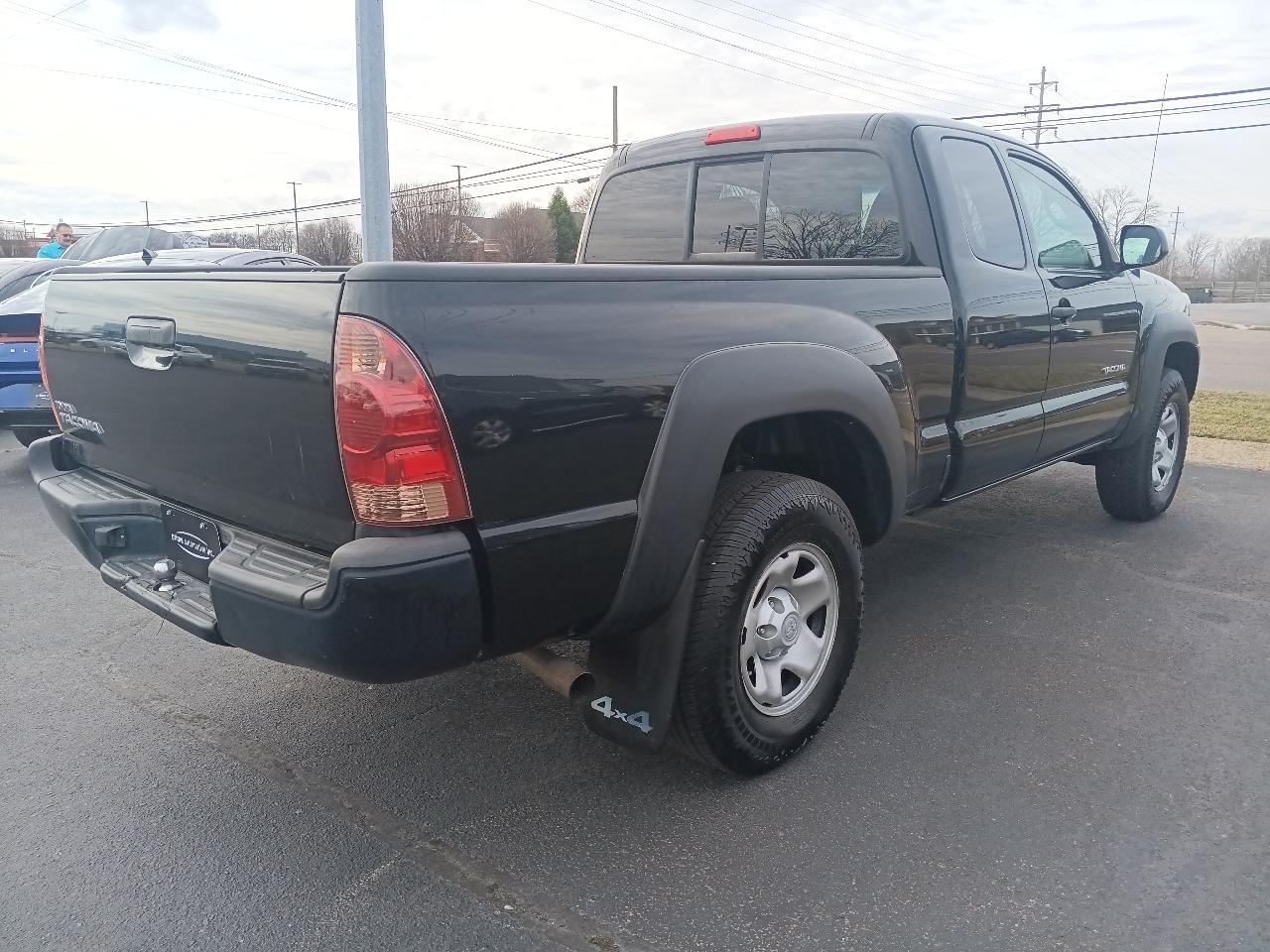 Toyota Tacoma 4WD Access Cab V6 AT (Natl) 2015