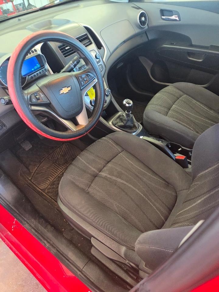 Chevrolet Sonic LT Manual Sedan 2014