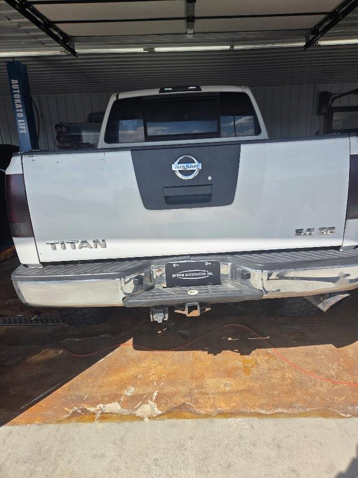 Nissan Titan S Crew Cab 4WD 2011