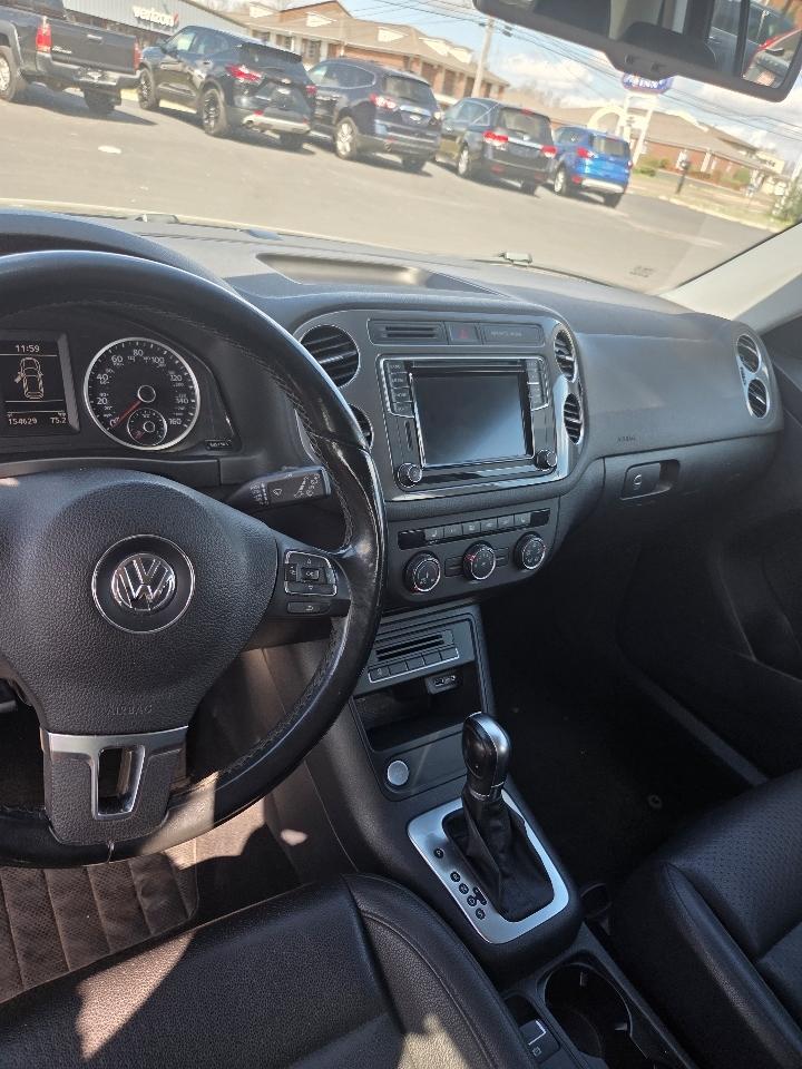 Volkswagen Tiguan S 2017