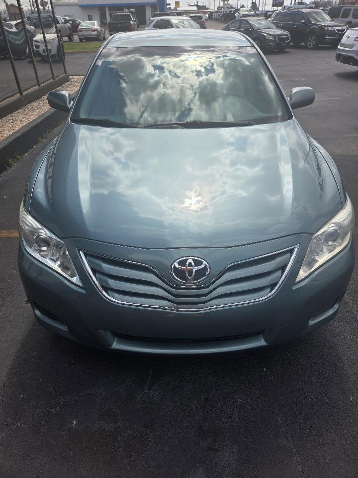 Toyota Camry SE 6-Spd MT 2010