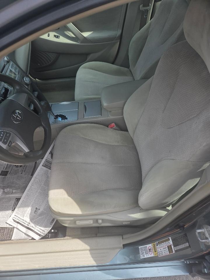 Toyota Camry SE 6-Spd MT 2010