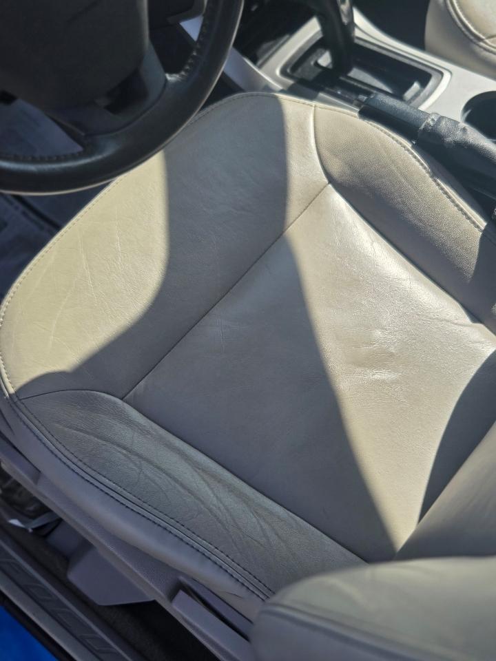 Ford Focus SEL Sedan 2011