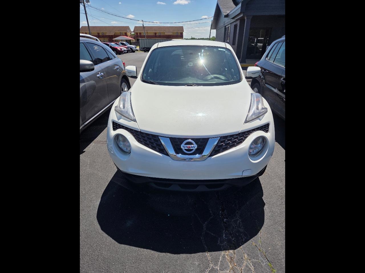 2015 Nissan Juke S FWD CVT's photo