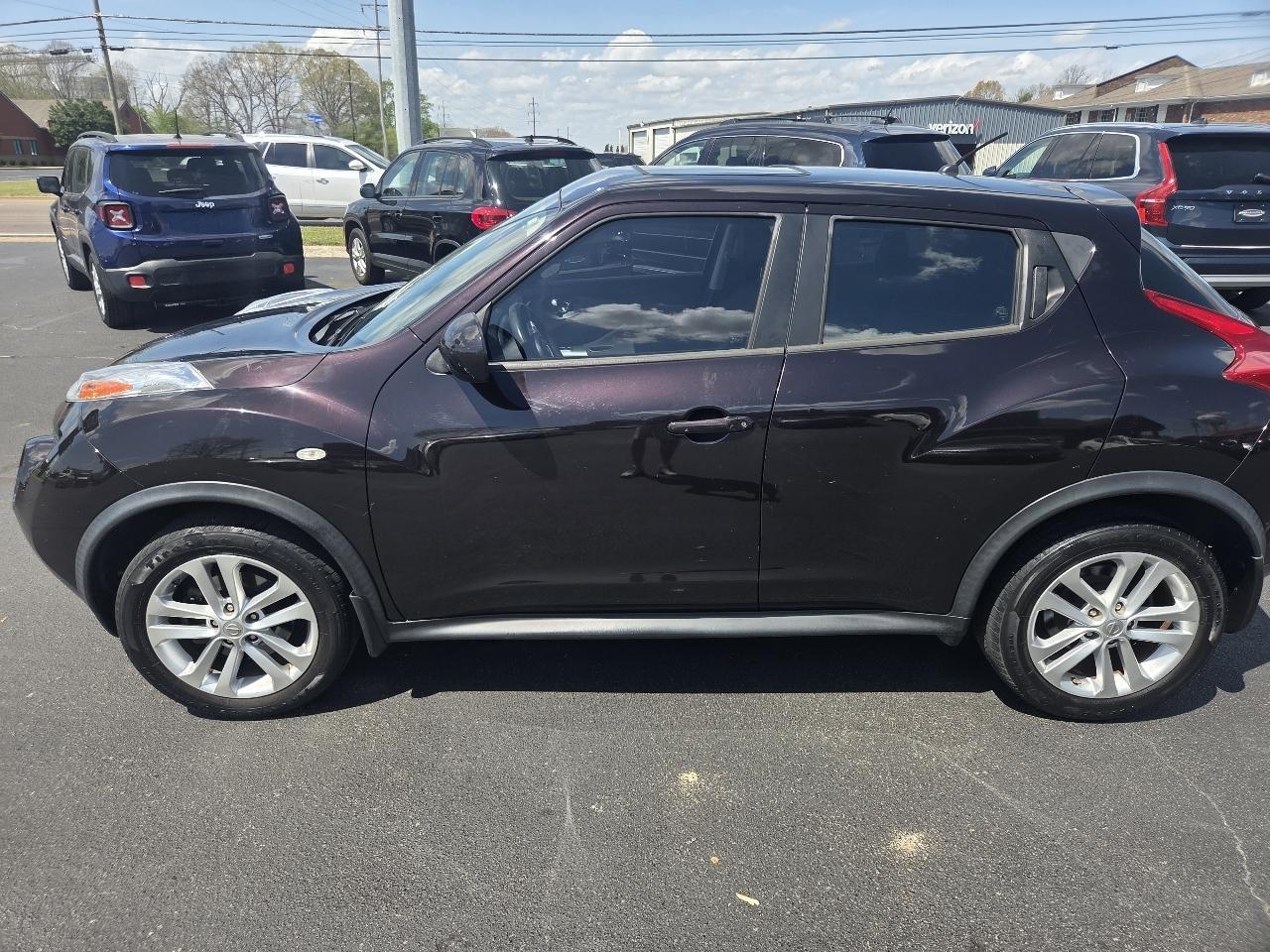 Nissan Juke S FWD 2014