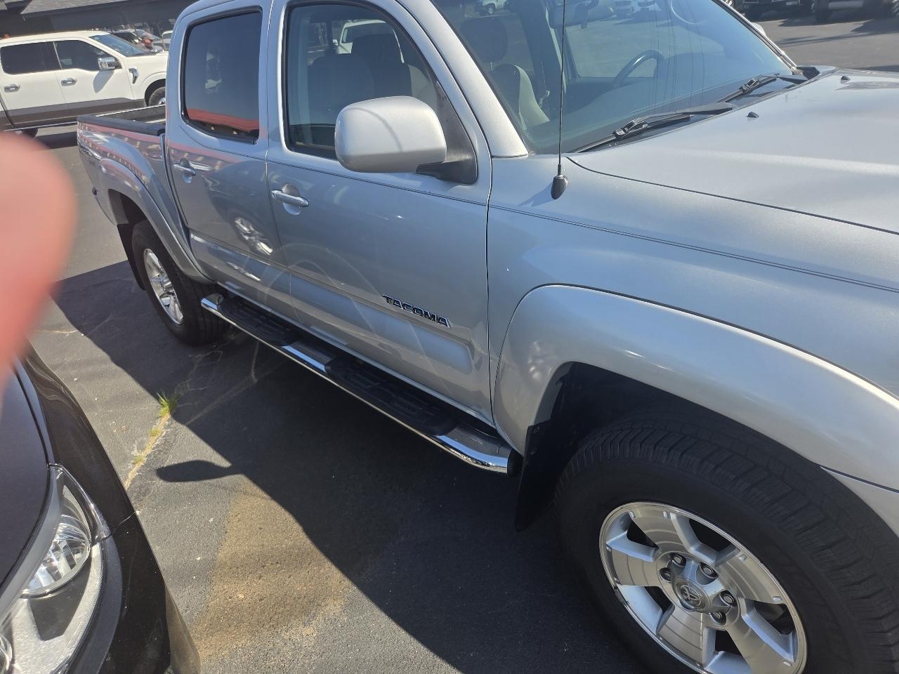 Toyota Tacoma PreRunner Double Cab V6 Automatic 2WD 2005