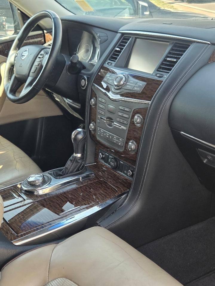 Nissan Armada Platinum AWD 2017