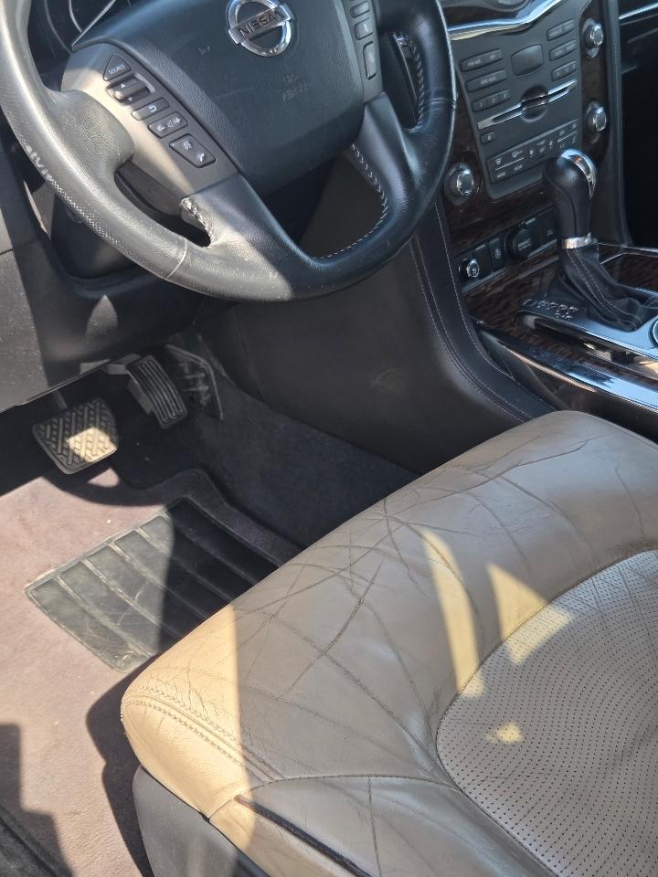 Nissan Armada Platinum AWD 2017